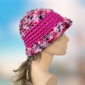Chanel pinkben - kézzel kötött/horgolt női kalap - ruha & divat - sál, sapka, kendő - sapka - Meska.hu