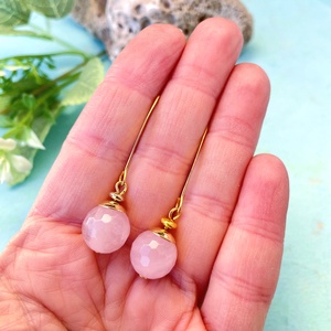 Rózsabimbó - rózsakvarc fülbevaló nemesacél akasztón - ékszer - fülbevaló - lógó csepp fülbevaló - Meska.hu