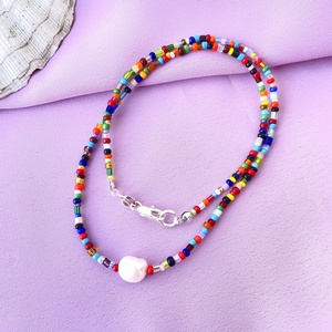 Kamaszkorom - színes kásagyöngy nyaklánc folyami gyönggyel - ékszer - nyaklánc - gyöngyös nyaklánc - Meska.hu