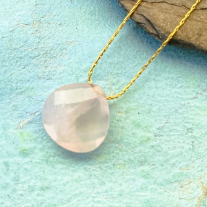 Csiszolt rózsakvarc jáspis medálok - ékszer - nyaklánc - medál - Meska.hu