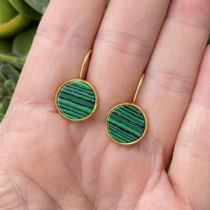 Malachit fülbevaló -  12mm-es nemesacél franciakapcsos alapban - ékszer - fülbevaló - lógós kerek fülbevaló - Meska.hu