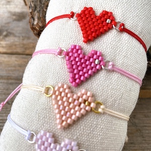 Miyuki szíves karkötő - ékszer - karkötő - charm karkötő - Meska.hu