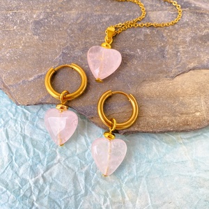 Rózsakvarc szívek  - ásvány nyaklánc/fülbevaló  szett , Ékszer, Ékszerszett, Ékszerkészítés, MESKA