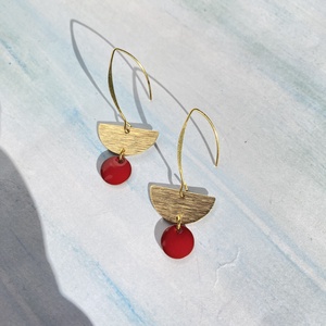 2. Geometrikus   piros/arany fülbevaló nemesacél akasztóval  - ékszer - fülbevaló - lógó fülbevaló - Meska.hu