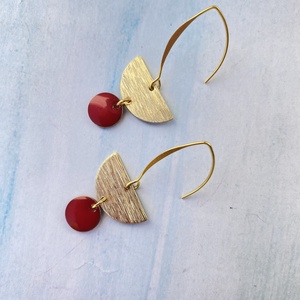 2. Geometrikus   piros/arany fülbevaló nemesacél akasztóval  - ékszer - fülbevaló - lógó fülbevaló - Meska.hu