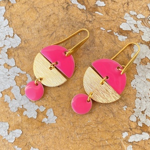  Geometrikus   pink/arany fülbevaló nemesacél akasztóval  - ékszer - fülbevaló - lógó fülbevaló - Meska.hu