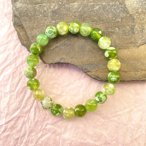 Világoszöld tűzachát karkötő  -  fémmentes ásvány  karkötő - ékszer - karkötő - gyöngyös karkötő - Meska.hu