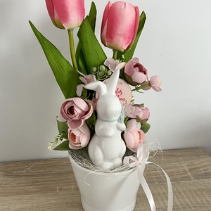Tulipános Nyuszis asztaldísz - kerámia nyuszival, virágokkal, kaspóban - tavaszi asztaldekoráció - otthon & lakás - dekoráció - asztal és polc dekoráció - asztaldísz - Meska.hu