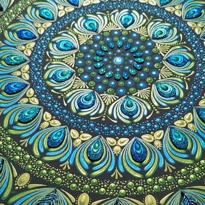 Páva színek ihlette kézzel festett mandala falikép - művészet - festmény - akril - Meska.hu