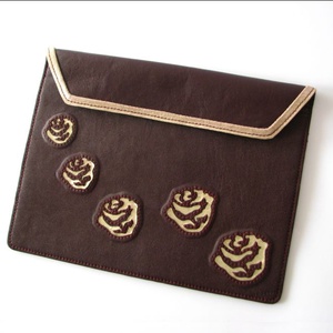 Bordó rózsa mintás marhabőr clutch táska, Táska & Tok, Kézitáska & válltáska, Alkalmi táska, Bőrművesség, MESKA