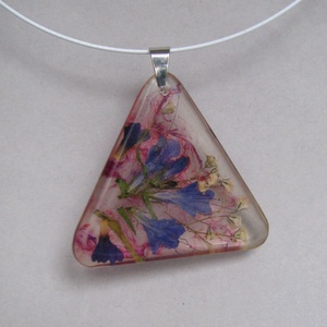 Fehér rezgő, levendulás virágos gyanta nyaklánc ékszer - ékszer - nyaklánc - medálos nyaklánc - Meska.hu