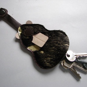 Hódos, szőrös hagyományos kulcstartó - táska & tok - kulcstartó & táskadísz - kulcstartó - Meska.hu