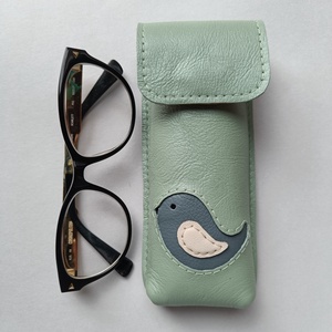 Mentazöld kék madár mintás bőr tolltartó, szemüvegtok - Meska.hu