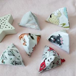 Háromszög formájú babzsák  - játék & sport - sport és kikapcsolódás - jóga, pilates, torna - Meska.hu