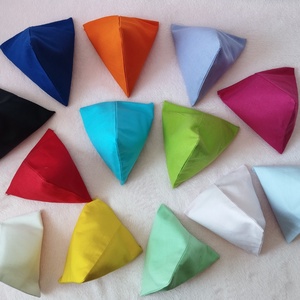 Háromszög formájú babzsák  - játék & sport - sport és kikapcsolódás - jóga, pilates, torna - Meska.hu