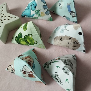 Háromszög formájú babzsák , 6db - Meska.hu