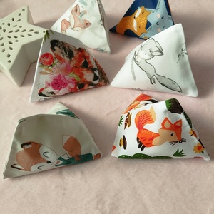 Háromszög formájú babzsák , 6db - Meska.hu