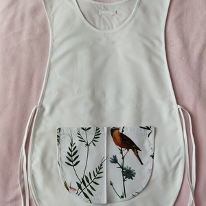 Női fehér lapköpeny,mintás zsebbel , ovis , munkaruha  - Meska.hu