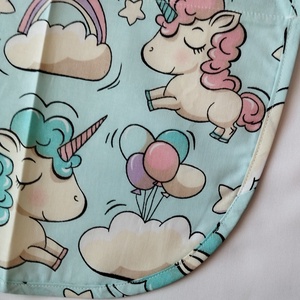 Női fehér lapköpeny, Unikornis  mintás zsebbel , ovis , munkaruha  - ruha & divat - női ruha - tunika - Meska.hu