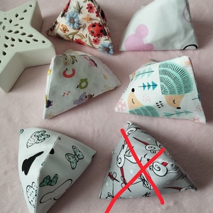 Háromszög formájú babzsák ,mintás,5db - Meska.hu