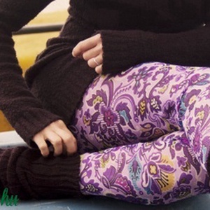 lila virágos leggings - Meska.hu