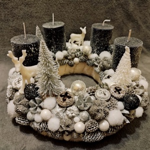 Ezüst- fekete Adventi koszorú  - karácsony - adventi díszek - adventi koszorú - Meska.hu