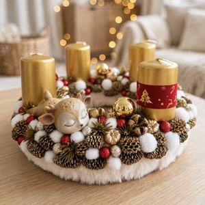 Őzikés adventi koszorú, Karácsony, Adventi díszek, Adventi koszorú, Virágkötés, 20 cm-es szőrmés alapra készült száraz termésekkel, gömbökkel, alvó őzikével díszítve. , MESKA
