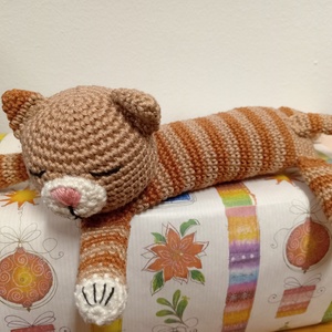 Kézzel horgolt csíkos cica - otthon & életmód - dekoráció - dísztárgy - Meska.hu