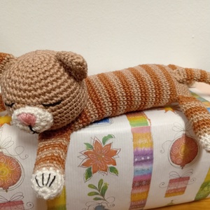Kézzel horgolt csíkos cica - otthon & életmód - dekoráció - dísztárgy - Meska.hu