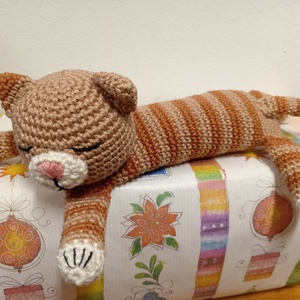 Kézzel horgolt csíkos cica - otthon & életmód - dekoráció - dísztárgy - Meska.hu