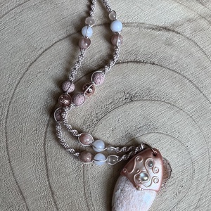 Skolecit nyaklánc aurakvarc  díszítéssel  - ékszer - nyaklánc - medálos nyaklánc - Meska.hu