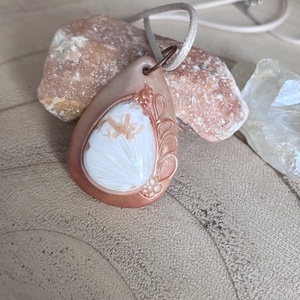 Skolecit medál, Ékszer, Nyaklánc, Medálos nyaklánc, Gyurma, MESKA