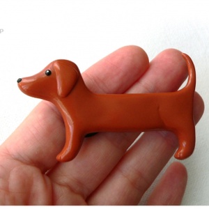 Tacskó, avagy Kifli a kajla kutya - hűtőmágnes  -  - Meska.hu