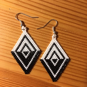 Fehér-fekete peyote fülbevaló - Meska.hu