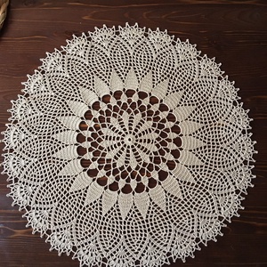 Ekrü horgolt terítő - Meska.hu