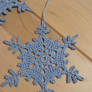 Horgolt hópehely 10 darab - karácsony - karácsonyi lakásdekoráció - karácsonyfadíszek - Meska.hu