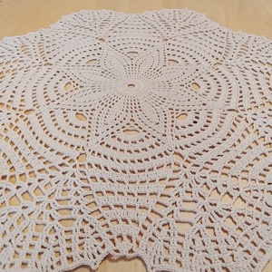 Horgolt terítő bézs - otthon & életmód - lakástextil - abrosz, terítő - díszterítő polcra, komódra - Meska.hu