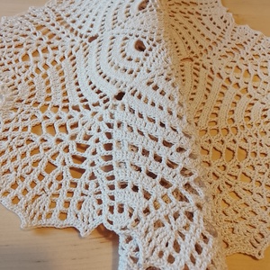 Horgolt terítő bézs - otthon & életmód - lakástextil - abrosz, terítő - díszterítő polcra, komódra - Meska.hu