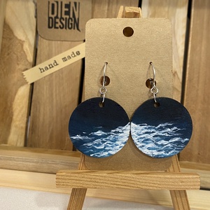 Atlantic - kézzel festett tenger mintás  fa fülbevaló, kerek - ékszer - fülbevaló - lógós kerek fülbevaló - Meska.hu