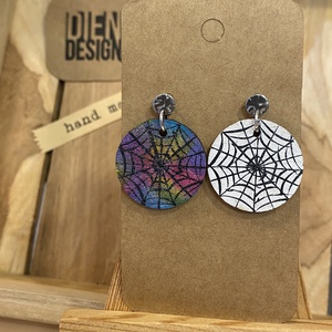 Adams - kézzekicsi kerek fa fülbevaló - Meska.hu