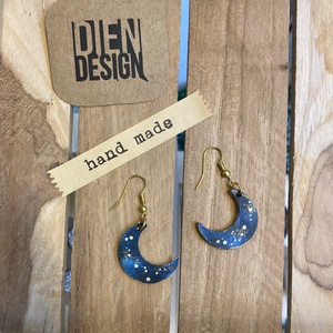Solaris - kézzel festett fa galaxis fülbevaló, hold alak - ékszer - fülbevaló - lógó fülbevaló - Meska.hu
