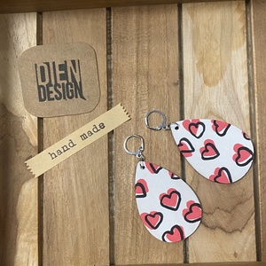 Love -  ézzfestett fa fülbevaló, csepp alakú, nagy - ékszer - fülbevaló - lógó csepp fülbevaló - Meska.hu