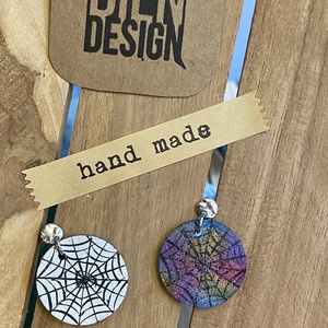 Adams - kézzekicsi kerek fa fülbevaló - ékszer - fülbevaló - lógós kerek fülbevaló - Meska.hu