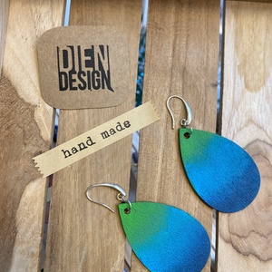 Szaturáció  - színátmenetes, zöld és kék,  festett fa fülbevaló, csepp alakú, nagy - ékszer - fülbevaló - lógó csepp fülbevaló - Meska.hu