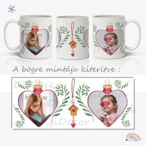 Kedves, fényképes bögre karácsonyra. Szív alakú dísszel, két fotóval, ünnepi mintákkal. - otthon & életmód - konyhafelszerelés, tálalás - tálalás - bögre & csésze - Meska.hu
