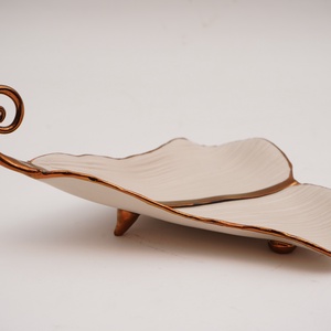 Csíkos ginkgo levél tálaló - Meska.hu