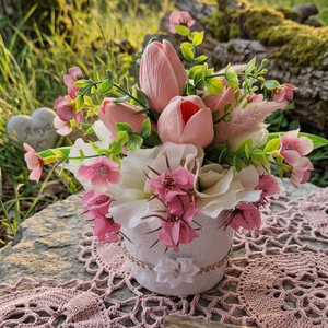 Romantikus tulipános virágdísz � Egyedi anyáknapi meglepetés(20cm magas) - otthon & életmód - dekoráció - asztal és polc dekoráció - asztaldísz - Meska.hu