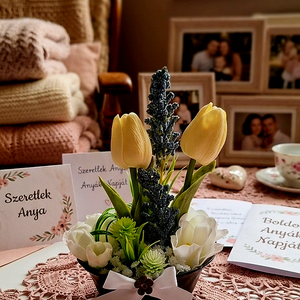 Anyák napi Tulipános dekoráció (15cm magas) - otthon & életmód - virágdekoráció - virágdíszek - virágdísz kaspóban - Meska.hu