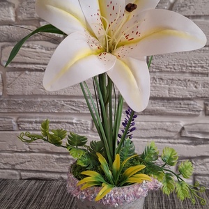 Anyák napi Tiszta szeretet � Elegáns fehér liliom asztaldísz Anyák napjára(25cm magas) - Meska.hu