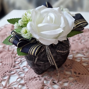 Elegáns fehér rózsa antikolt kaspóban � Prémium kézműves asztaldísz(10cm) - otthon & életmód - dekoráció - asztal és polc dekoráció - asztaldísz - Meska.hu